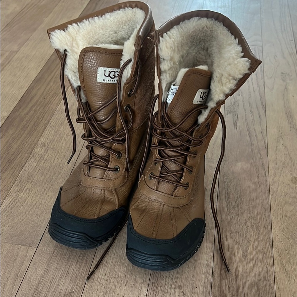 UGG Adriondak Brown and Black Winter Boots sz 9.5 Women’s